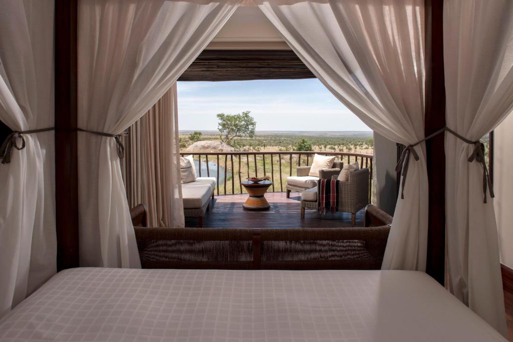 Safari Lodge Four Seasons Serengeti