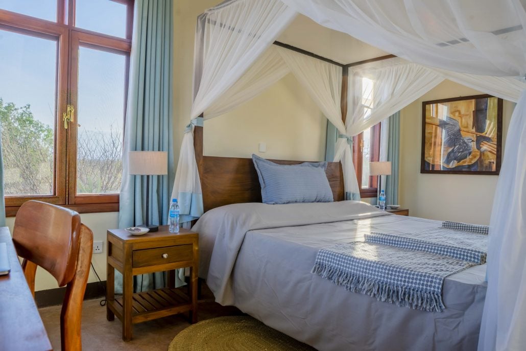 lake eyasi safari lodge