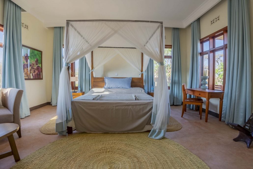 lake eyasi safari lodge