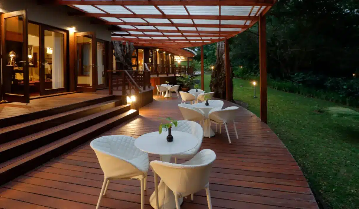 lake duluti hotel