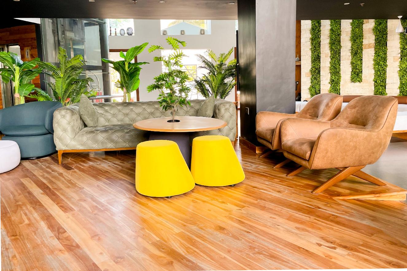 Giraffe Ocean View Lodge