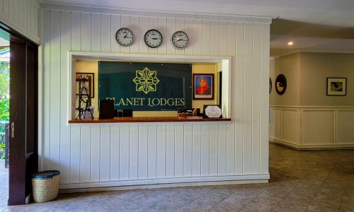 AIRPORT PLANET LODGE