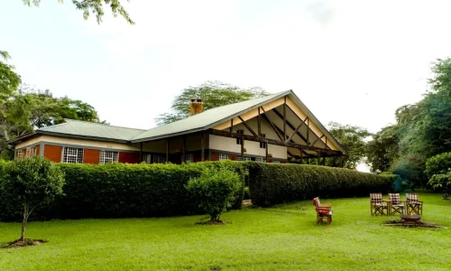 Olea- Farm-Lodge-front-view