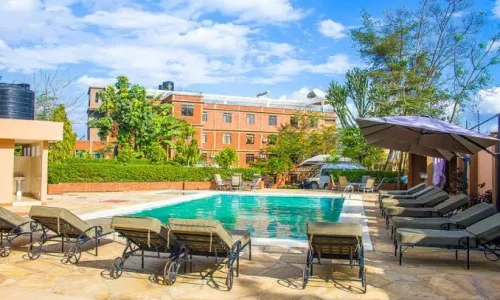 bazen na vrhunskom safari lodžu